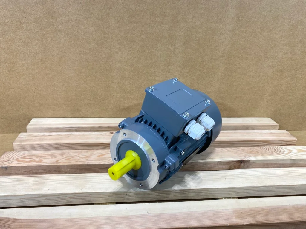 Silnik elektryczny 1,5kW 900obr. 3fazowy 100B14 OMT