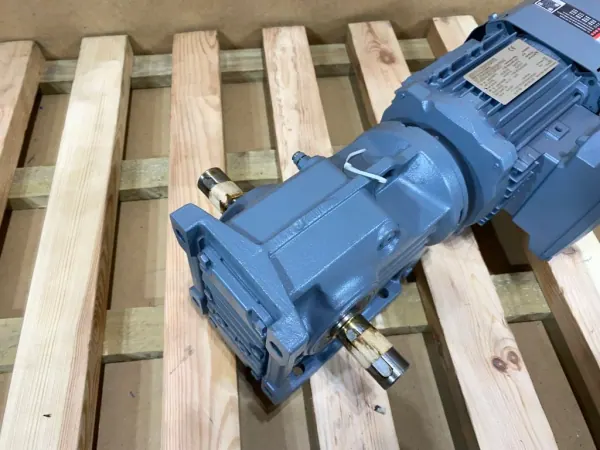 Motoreduktor / przekładnia 0,55kW 71obr. 3fazowy HAMULEC SEW - zdjęcie 2