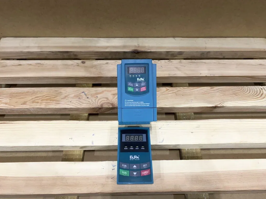 Falownik 0,75kW 230V/3x230V
