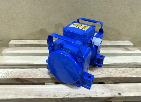 Elektrowibrator / silnik wibracyjny 0,70kW 2840obr. INDUKTA - zdjęcie 2