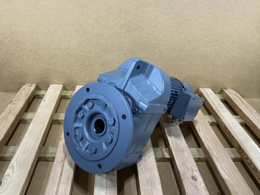 Motoreduktor / przekładnia 0,75kW 521obr. 3fazowy HAMULEC SEW