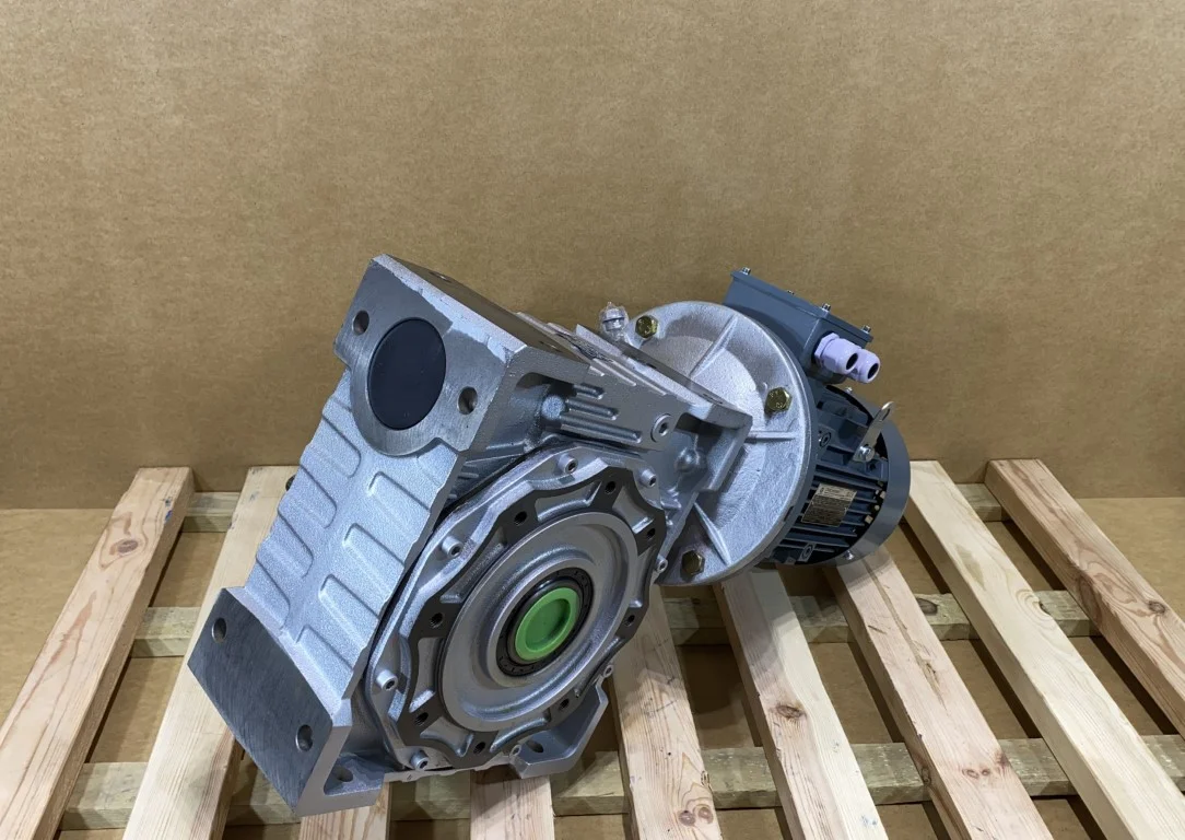 motoreduktor / przekładnia 4kW 24obr.