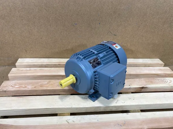 Silnik elektryczny 0,55kW 690obr. 3fazowy - zdjęcie 1