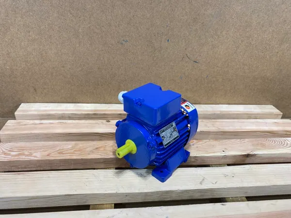 Silnik elektryczny 0,37kW 1360obr. 3fazowy VEM - zdjęcie 1