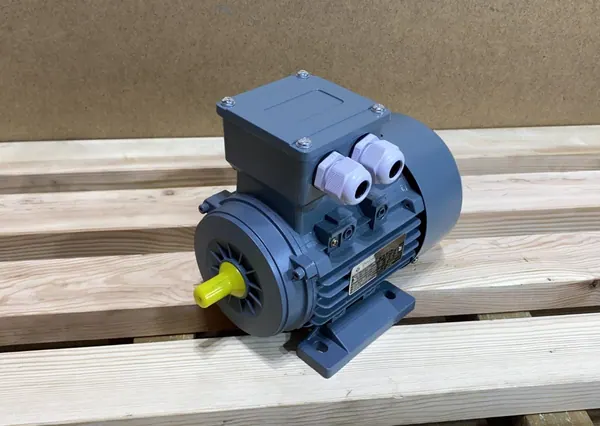 silnik elektryczny 0,55kW 2900obr. 3fazowy 71B3 OMT