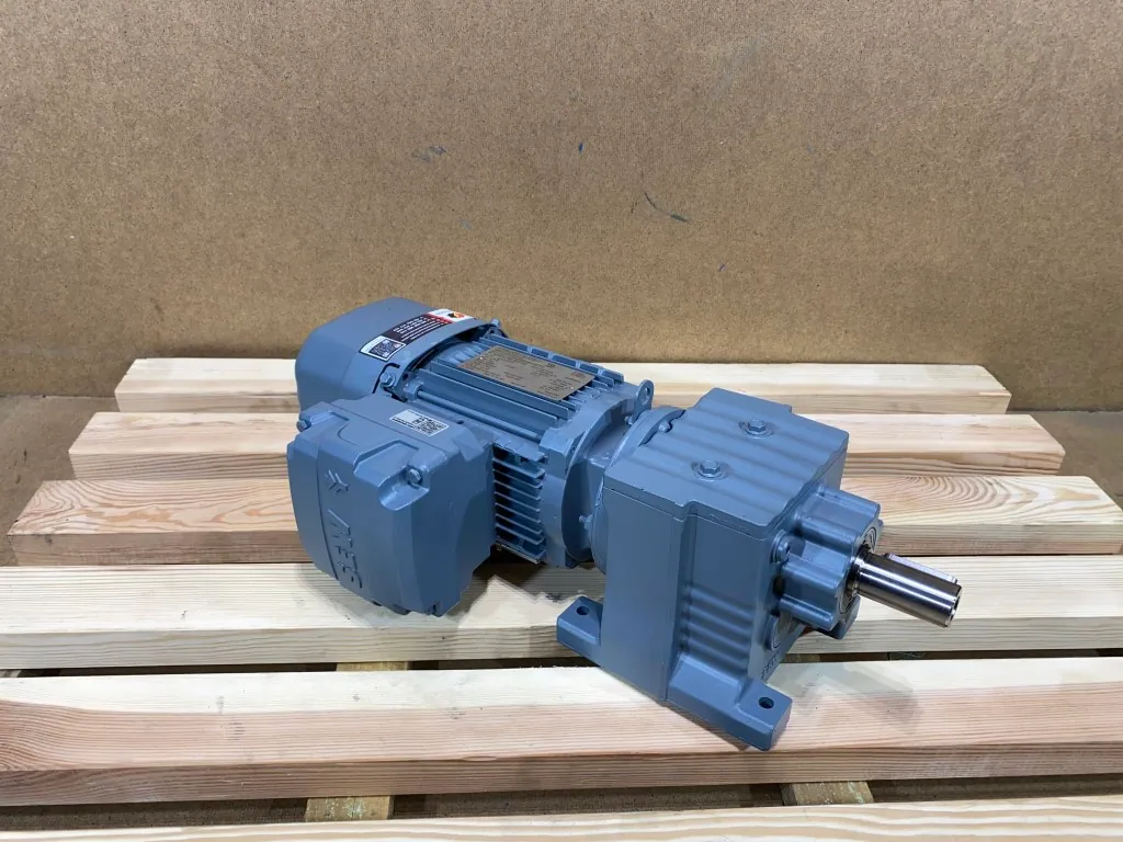 Motoreduktor / przekładnia 0,37kW 63obr. 3fazowy HAMULEC SEW (60)