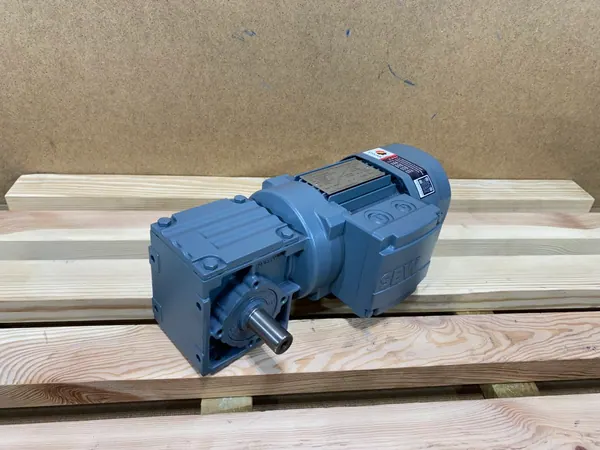 motoreduktor / przekładnia 0,12kW 18obr. 3fazowy HAMULEC SEW