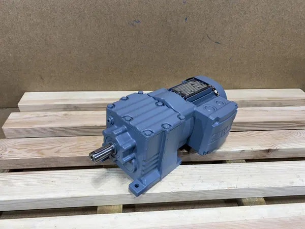 motoreduktor / przekładnia 0,25kW 46obr. 3fazowy SEW