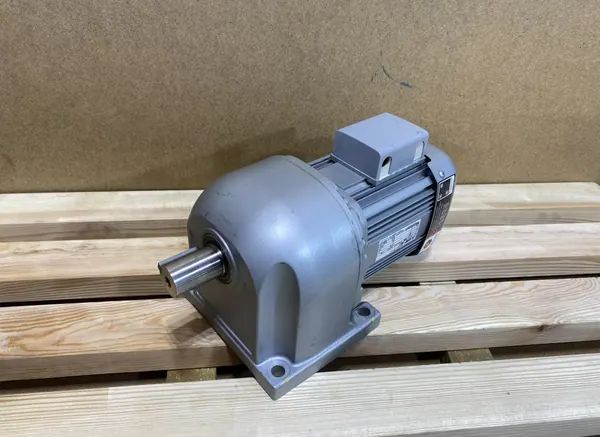 Motoreduktor / przekładnia 0,4kW 15obr. 3fazowy - zdjęcie 1