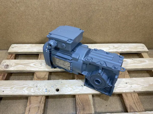 motoreduktor / przekładnia 0,37kW 71obr. 3fazowy SEW