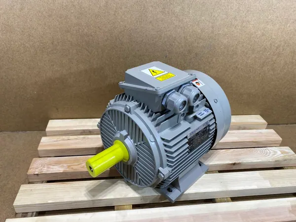 Silnik elektryczny 5,5kW 1455obr. 3fazowy IE3 B3 - zdjęcie 1
