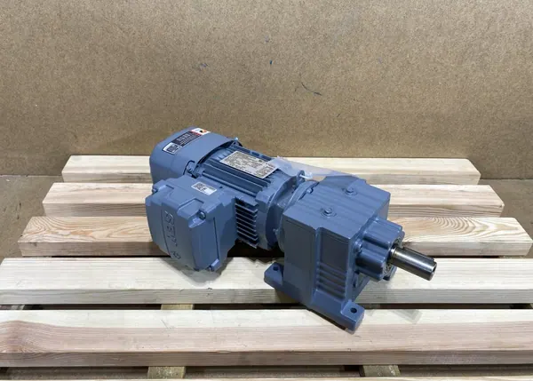 motoreduktor / przekładnia 0,37kW 63obr. 3fazowy HAMULEC SEW