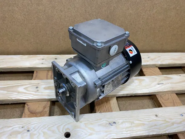Silnik elektryczny 0,25kW 1400obr. 3fazowy BESEL IE3 - zdjęcie 1