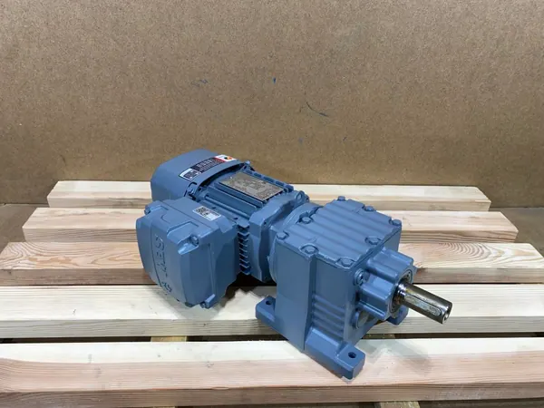 motoreduktor / przekładnia 0,25kW 43obr. 3fazowy HAMULEC SEW
