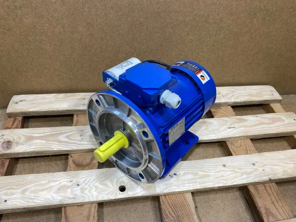 Silnik elektryczny 1,1kW 1370obr. 1fazowy 230V BESEL B35 - zdjęcie 1