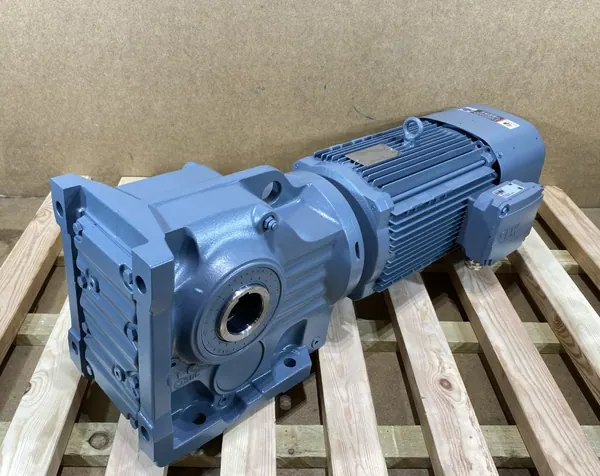 Motoreduktor / przekładnia 5,5kW 37obr. HAMULEC SEW - zdjęcie 1