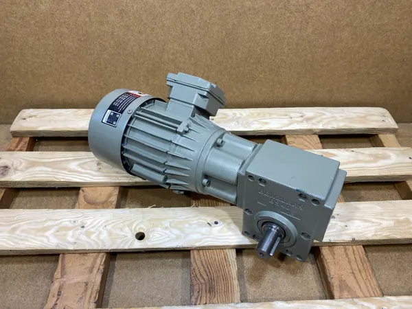 motoreduktor / przekładnia 0,37kW 140obr. 3fazowy