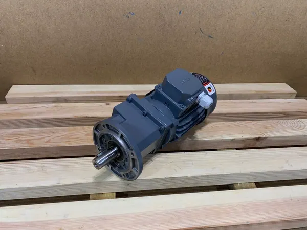 motoreduktor / przekładnia 0,25kW 119,9obr. 3fazowy Lenze