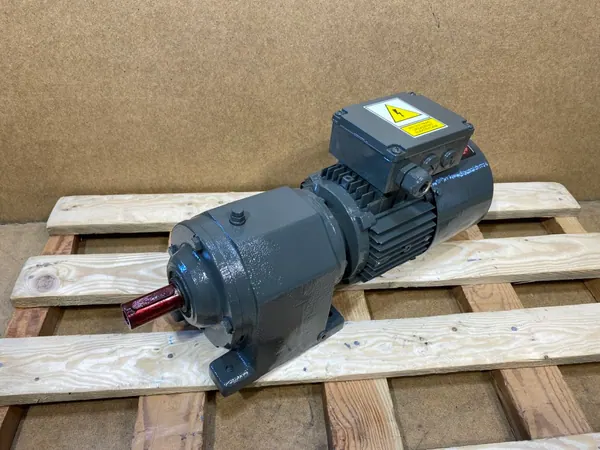 motoreduktor / przekładnia 0,37kW 33obr. 3fazowy HAMULEC SEW