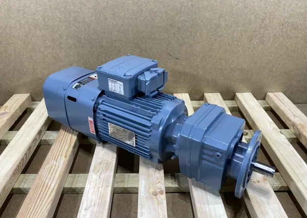motoreduktor / przekładnia 1,5kW 81obr. HAMULEC SEW