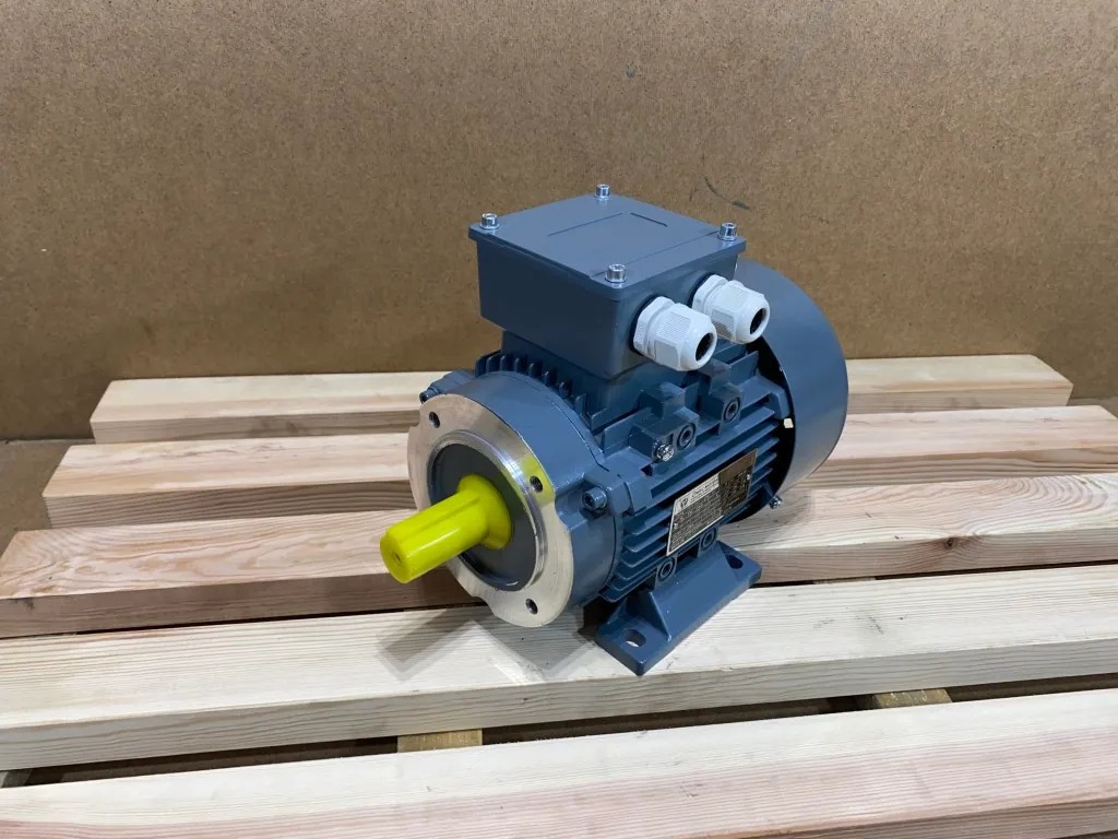 Silnik elektryczny 0,09kW 1400obr. 3fazowy 56B34 OMT