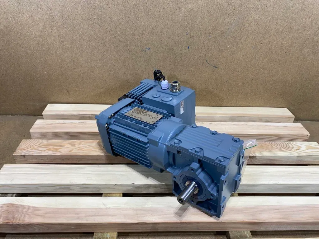 Motoreduktor / przekładnia 0,075-0,37kW 17-86obr. 3fazowy SEW
