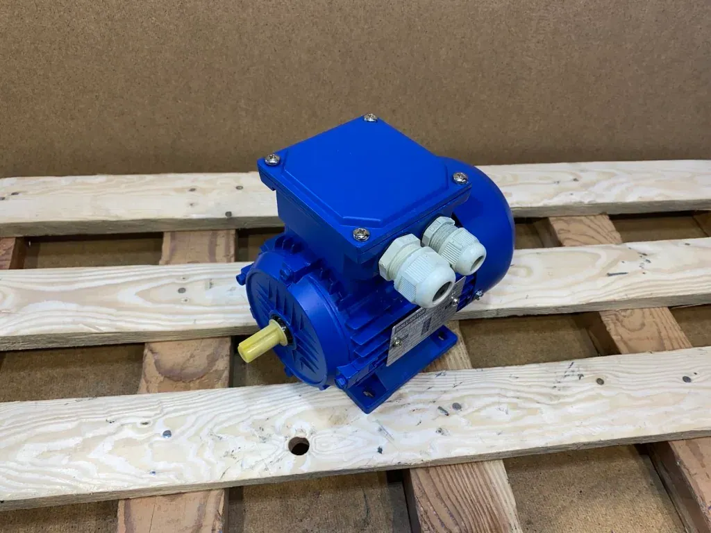 Silnik elektryczny 0,37kW 2800obr. 3fazowy 63B3