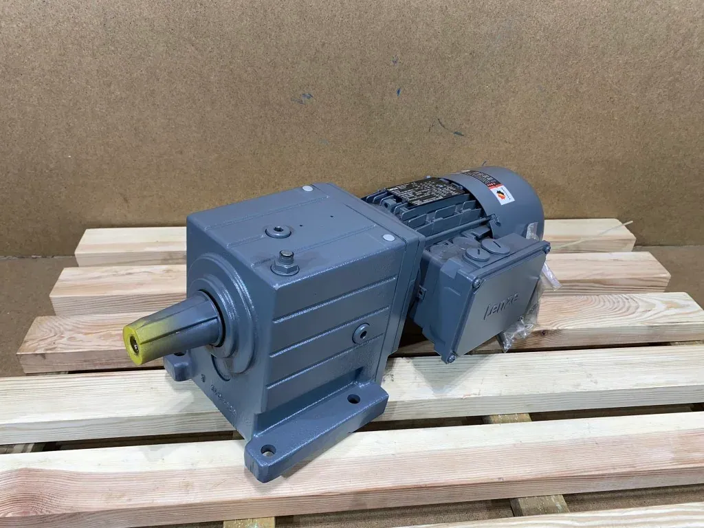 Motoreduktor / przekładnia 0,75kW 25obr. 3fazowy HAMULEC Lenze