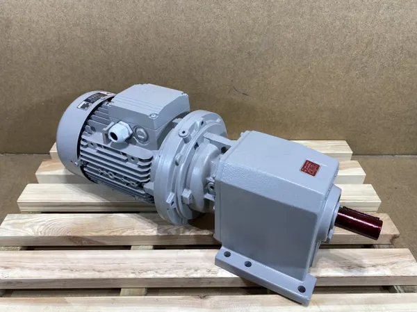 Motoreduktor / przekładnia 2,2kW 76obr. - zdjęcie 1