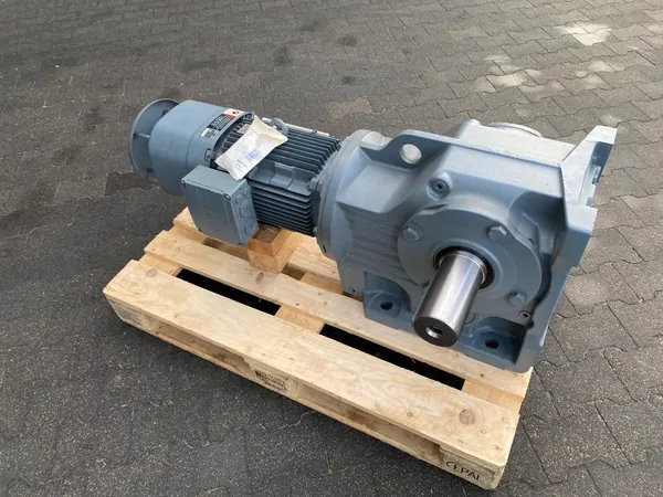 Motoreduktor / przekładnia 15kW 29obr. HAMULEC SEW - zdjęcie 1