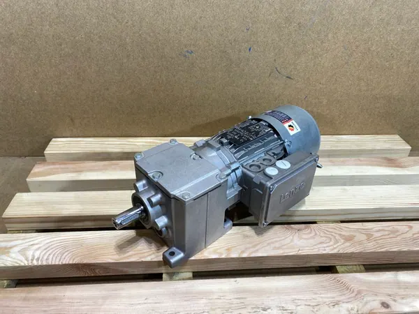 motoreduktor / przekładnia 0,37kW 49,1obr. 3fazowy HAMULEC Lenze