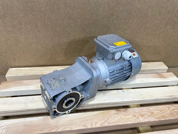 motoreduktor / przekładnia 0,75kW 157obr. 3fazowy NORD