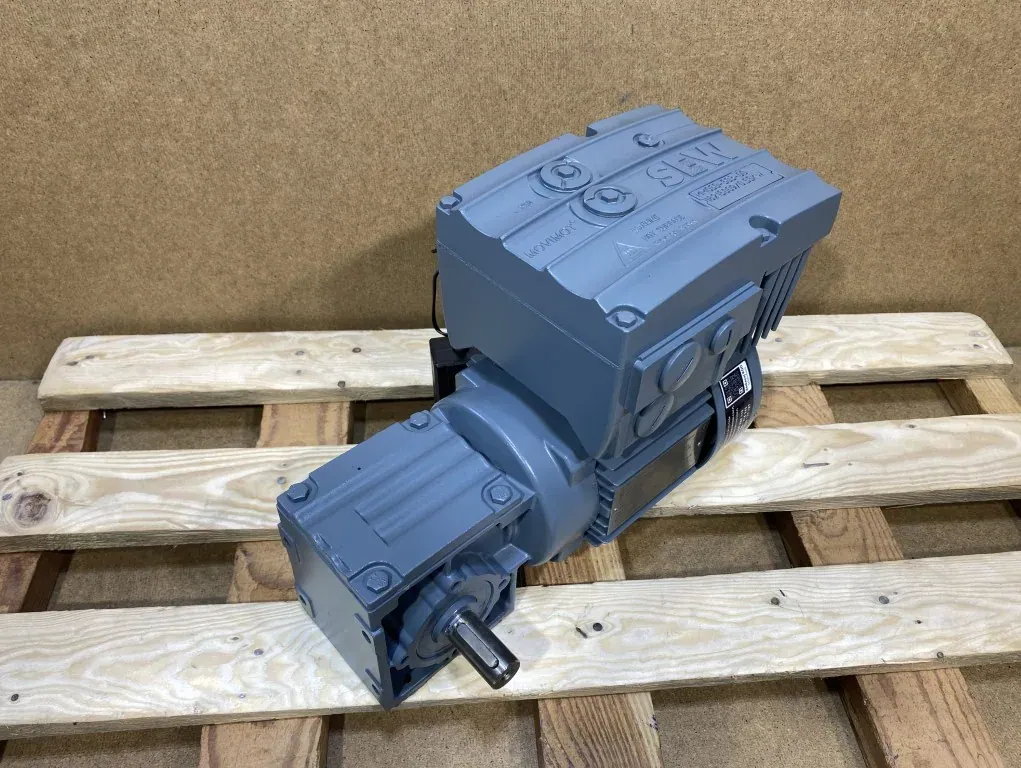 Motoreduktor / przekładnia 0,055-0,55kW 8,9-89obr. 3fazowy SEW