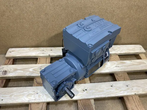 motoreduktor / przekładnia 0,055-0,55kW 8,9-89obr. 3fazowy SEW