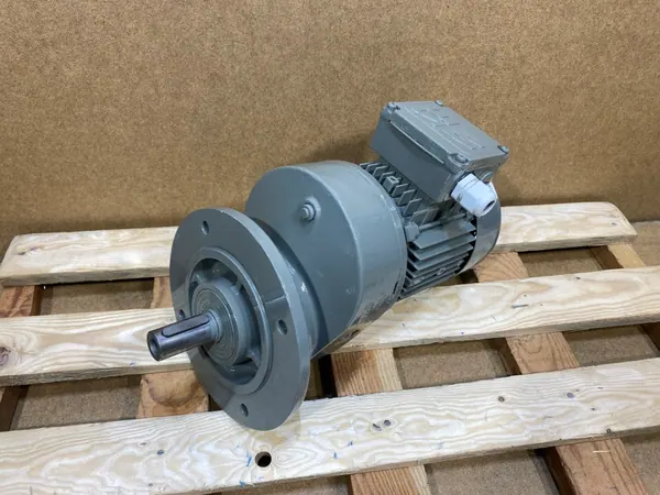 motoreduktor / przekładnia 0,37kW 349obr. 3fazowy SEW