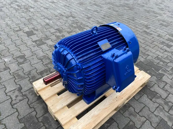 Silnik elektryczny 90kW 2970obr. 3fazowy CELMA - zdjęcie 1