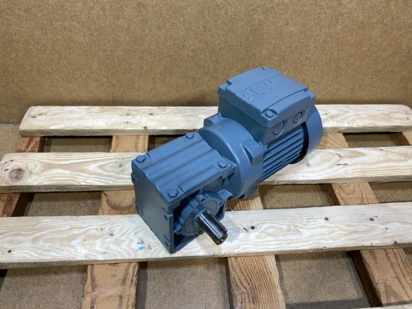Motoreduktor / przekładnia 0,25kW 22obr. 3fazowy SEW - zdjęcie 1