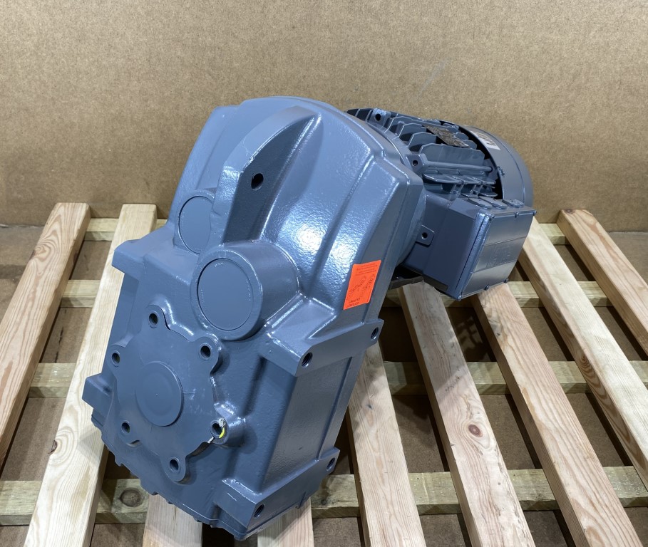 motoreduktor / przekładnia 7,5kW 105,9obr. HAMULEC Lenze - zdjęcie 2