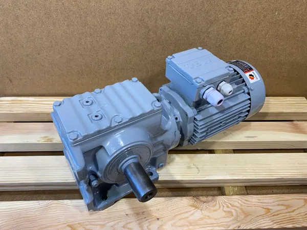 Motoreduktor / przekładnia 0,55kW 20obr. 3fazowy SEW - zdjęcie 1