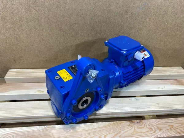 motoreduktor / przekładnia 0,37kW 34obr. 3fazowy NORD (tuleja)