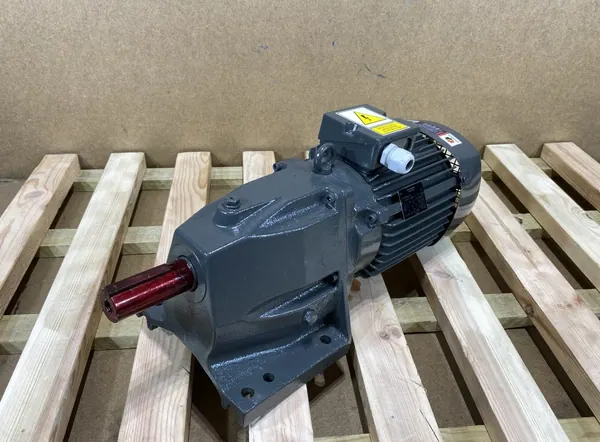 Motoreduktor / przekładnia 1,5kW 160obr. VEM - zdjęcie 1