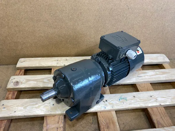 motoreduktor / przekładnia 0,25kW 28obr. 3fazowy HAMULEC SEW