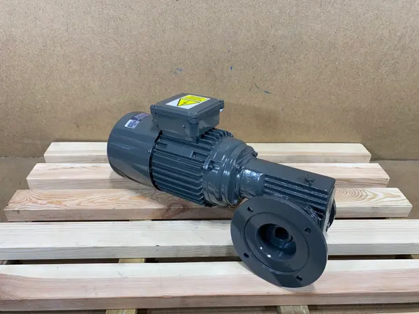 Motoreduktor / przekładnia 0,3kW 60obr. 3fazowy HAMULEC - zdjęcie 2