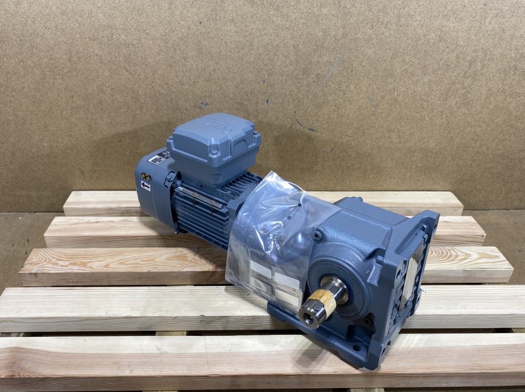 motoreduktor / przekładnia 0,37kW 11obr. 3fazowy HAMULEC SEW