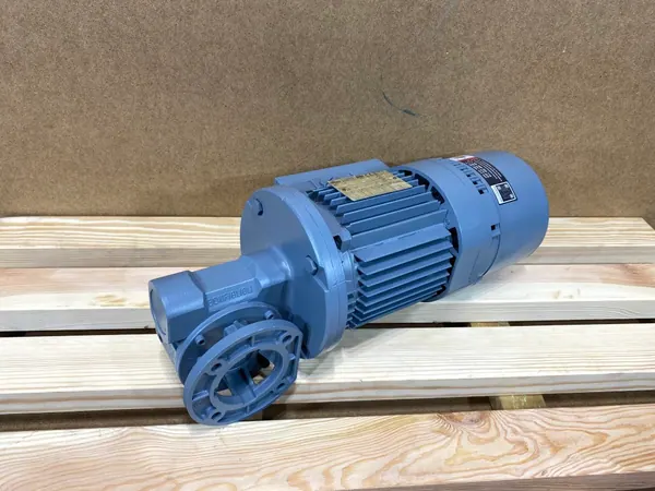 motoreduktor / przekładnia 0,37kW 200obr. 3fazowy HAMULEC