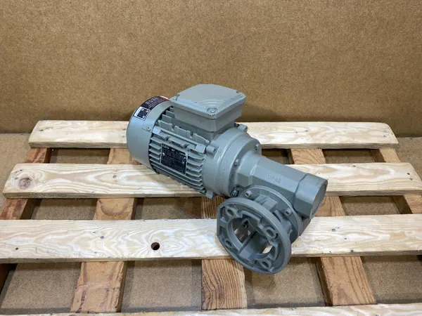 motoreduktor / przekładnia 0,37kW 57obr. 3fazowy