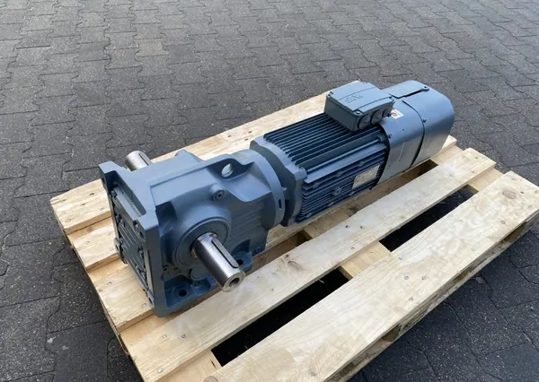 Motoreduktor / przekładnia 7,5kW 91obr. HAMULEC SEW (wał) - zdjęcie 1