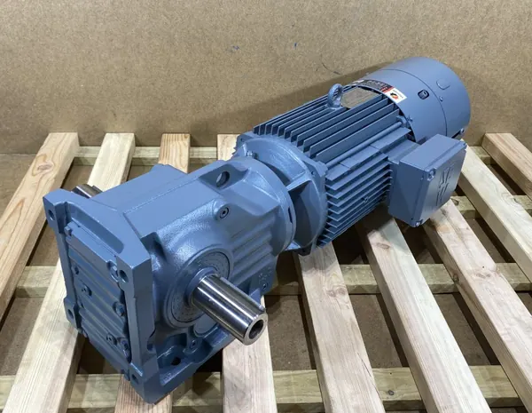 Motoreduktor / przekładnia 5,5kW 135obr. HAMULEC SEW - zdjęcie 1