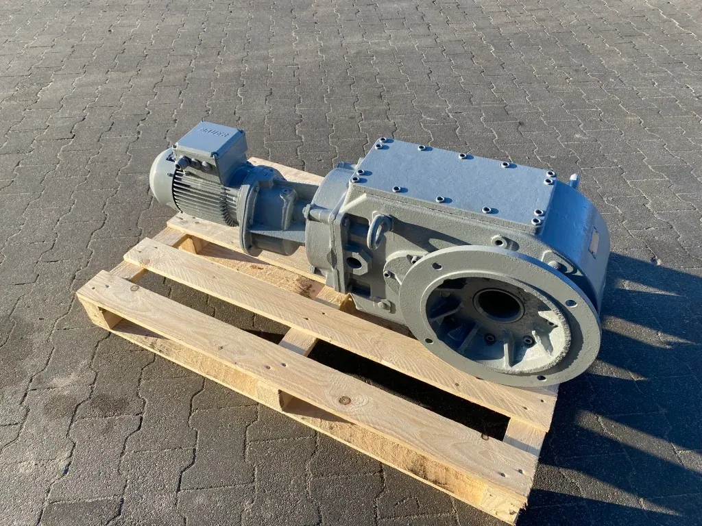 Motoreduktor / przekładnia 0,8/1,6kW 1,9/3,7obr. BAUER