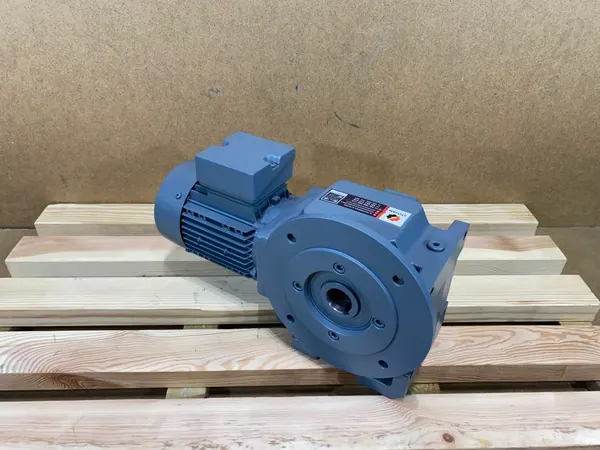 Motoreduktor / przekładnia 0,37kW 30obr. 3fazowy - zdjęcie 1